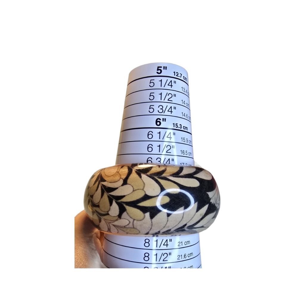 Vintage Lucite Junky Cuff Black and Cream Floral Bangle Sz 8 1/4